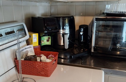 Garfield Heights Haus | Very cozy and quiet at night downtown and park friendly