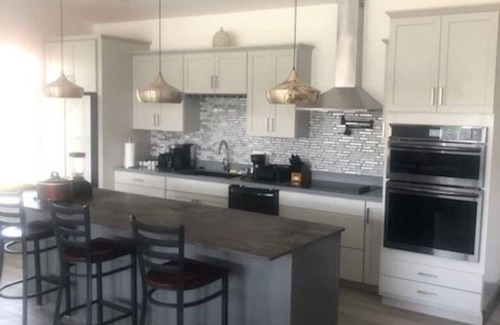 St. Robert Haus | Very large new build home