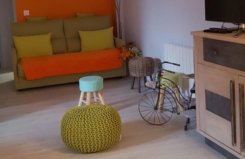 Salins-les-Bains Wohnung | Very nice new apartment on the ground floor with terrace, tastefully decorated.