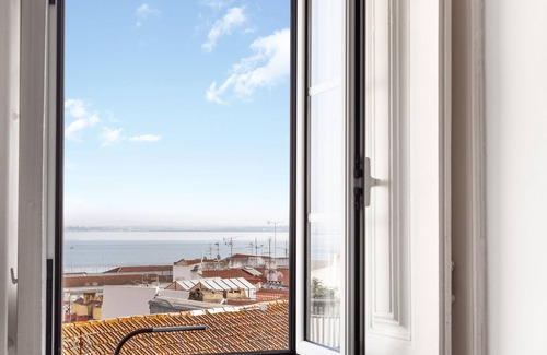 Santo Estevao Wohnung | Sehr ruhig und sonnig mit herrlichem Blick über die Dächer der Alfama und den Fluss Tejo