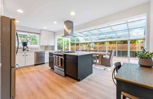 Elmhurst Haus | Vibey 3BR w/ Tons of Light | LCP Collection