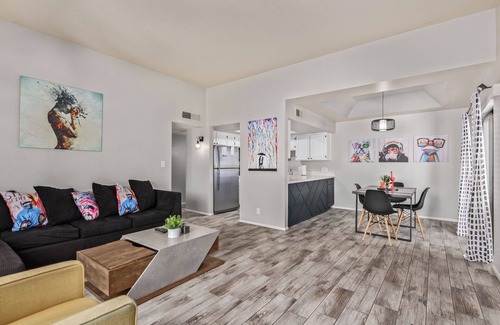 South Scottsdale Eigentumswohnung | Vibrant 1BR Condo w/Patio, Pool, & Parking