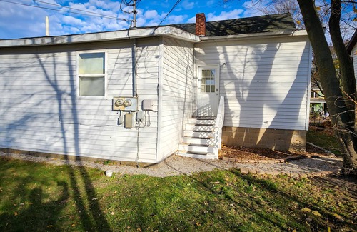 Mount Pleasant Haus | Vibrant 2 Bed Located Downtown/ Closing to Soaring Eagle/CMU