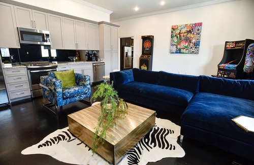 Central Business District Hotel | CBD Warehouse District: Retro Eigentumswohnung | 3 Schlafzimmer 3 Bad