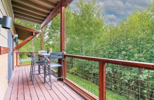 Driggs Haus | Vibrant Spacious Ski Pad Hot Tubs