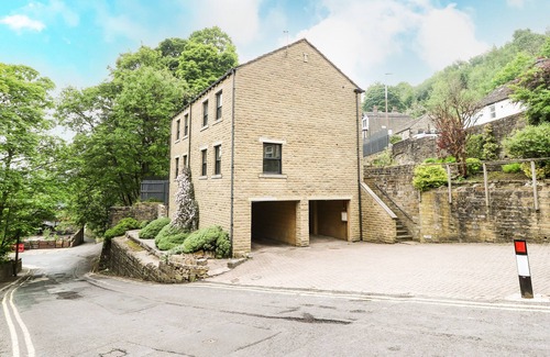 Hepworth Hütte | VICTORIA HOUSE, family friendly, with a garden in Holmfirth
