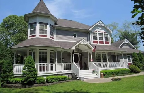 South Jamesport Haus | Victorian Beach House Paradise