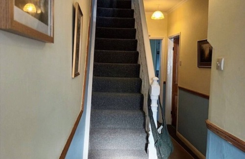 Swindon Haus | Victorian house in quiet street for 2 - 8. Garage, garden, great touring centre.