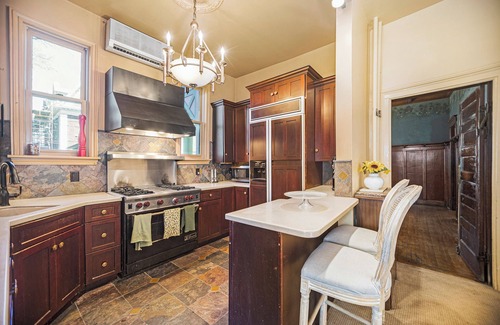 Nelson Haus | Victorian in downtown historic district. Large porches. Near lakes and trails.