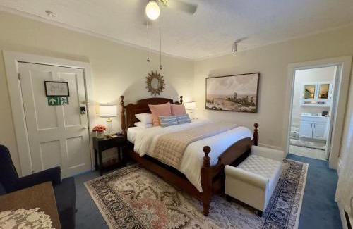 Gypsum Bed & Breakfast | Victorian Inn Bed And Breakfast