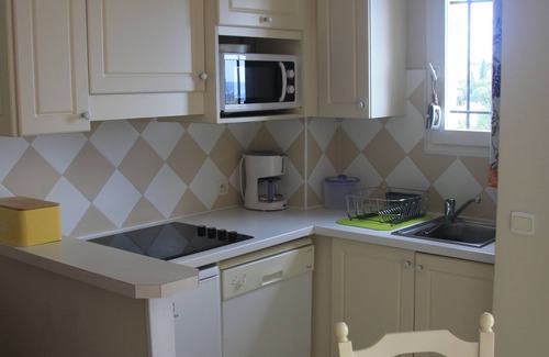 Roquebrune-sur-Argens Kabine | Blick auf den Golf von St. Tropez-ruhig-Pool-Tennis