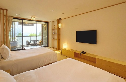 Oishi Hotel | View of Mt Fuji Premium Room Breakfast included / Minamitsuru-gun Yamanashi