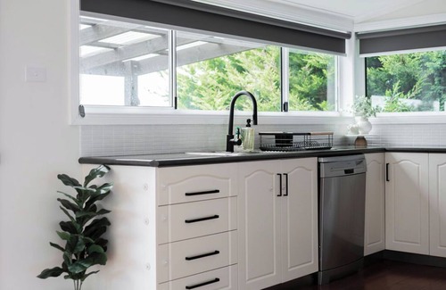 Burnie Haus | View Point: Ocean Views & Near CBD