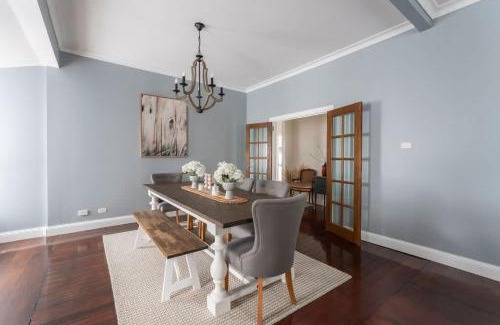 Burnie Haus | View Point: Ocean Views & Near CBD
