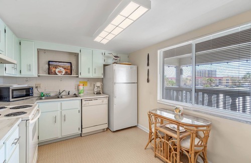 Point East Eigentumswohnung | Chateau by the Sea 31B Beautiful ocean view