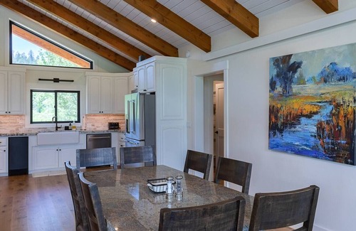 Alpine Haus | View-Topia ⁓Amazing Veiws⁓On 35 acre & Salt River ⁓ Fly Fishing ⁓ Trail Riding