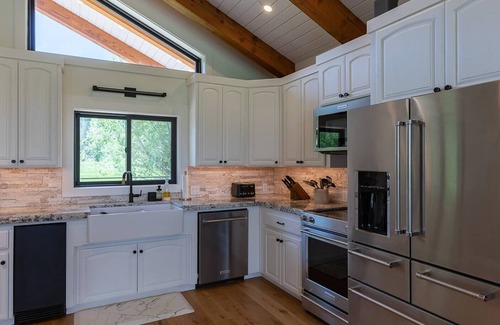 Alpine Haus | View-Topia ⁓Amazing Veiws⁓On 35 acre & Salt River ⁓ Fly Fishing ⁓ Trail Riding