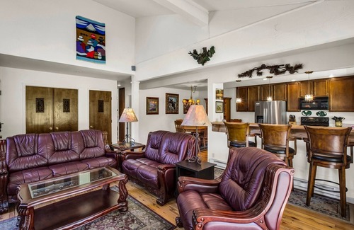 Plumas Eureka Estates Haus | Views of the 8th Fairway at Plumas Pines Golf Resort - 8 Aspen Circle