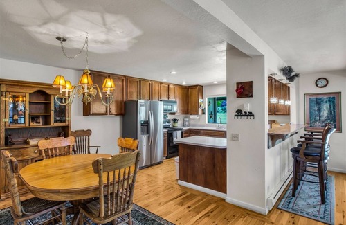 Plumas Eureka Estates Haus | Views of the 8th Fairway at Plumas Pines Golf Resort - 8 Aspen Circle