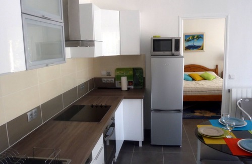 Sainte-Anastasie-sur-Issole Villa | Villa mit Bäumen, Schwimmbad und Spa.