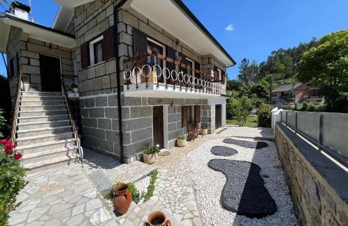 Bouro Haus | VILA GUIA in Valdreu