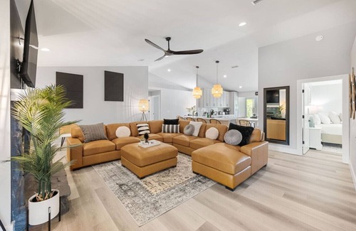 Vilano Beach Haus | Vilano Rose, Sleeps 24, 6Bds/5Bths, Heated Pool, Hot Tub, Walk to Beach, Golf, Pets Hammock