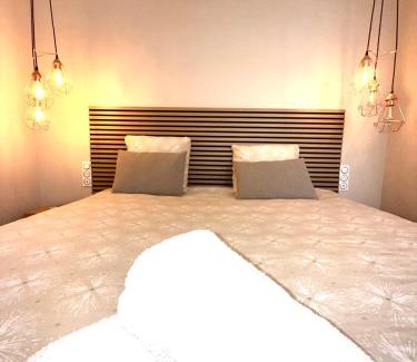 Berre-des-Alpes Villa | Villa Élégante à Berre-les-Alpes - Terrasse, Piscine & Vue Panoramique