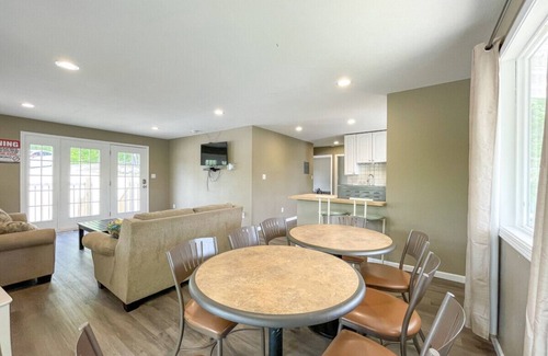 Lake Ozark Villa | Villa #2 Sleep 10- Bachelor/Bachelorette Parties Welcome!