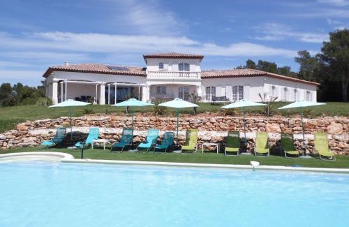 Besse-sur-Issole Villa | Villa 342 m2 classée 4 étoiles sur 1 ha - Provence