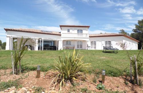 Besse-sur-Issole Villa | Villa 342 m2 classée 4 étoiles sur 1 ha - Provence