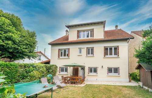 Aulnay-sous-Bois Villa | Villa 8 Chambres/15 Lits - 20 min Paris Centre