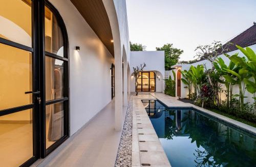 Kelating Villa | Villa Amerta Stynn - Stylish 2BR Tropical Retreat Villa near Kelating Beach