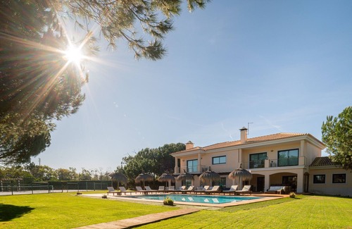 Carvalhal Villa | Villa Aqua - Beachfront Luxury Villa with Private Tennis Court and Pool