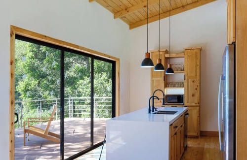 Copey Kabine | "Villa Arrayan" Paraíso Quetzal Lodge, Private, Secure, wildlife.