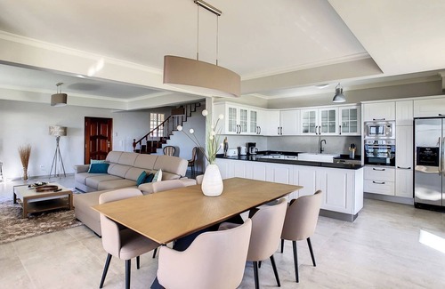 Estreito da Calheta Haus | Villa Baradaye - Vier Schlafzimmer Haus, Schläft 8