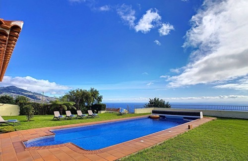 Estreito da Calheta Haus | Villa Baradaye - Vier Schlafzimmer Haus, Schläft 8