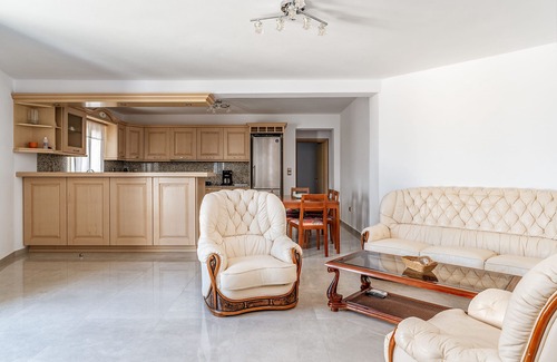 Mpatsi Villa | Villa 'Bebas Villas 2' with Private Terrace, Wi-Fi and Air Conditioning