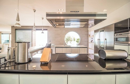 Santa Maria Maior Villa | Villa Bela - Splendid villa with jacuzzi, heated pool, AC - by Allure Villas