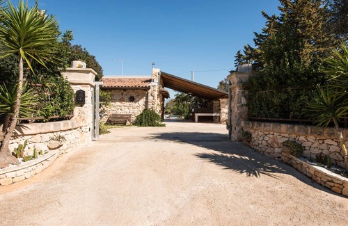 Villa Castelli Villa | Villa Bufano by Villa Plus