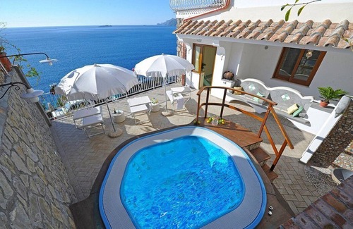 Arienzo Haus | Villa Carilla B: Eine elegante Wohnung nur wenige Minuten vom Zentrum entfernt.