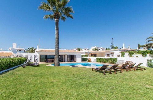Olhos D'Agua Haus | Villa Casa Amendoeiras by LovelyStay