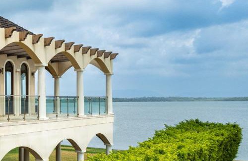 Placencia Haus | Villa Castello- Water Views & Resort Amenities