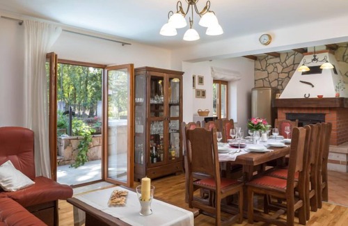 Bristivica Haus | Villa Dalmatica moderna by Interhome