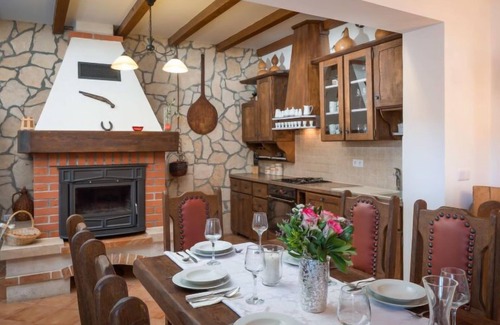 Bristivica Haus | Villa Dalmatica moderna by Interhome