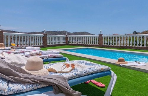 Archez Villa | Villa Entremontañas Árchez by Ruralidays