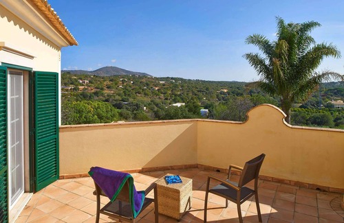 Ariolos Villa | Villa Gomes - Drei Schlafzimmer Villa, Schläft 6
