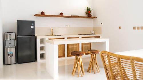 Pecatu Villa | Villa Grega Santorini, 2 bedroom walking to padang Padang Uluwatu