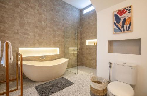 Batubelig Villa | Villa Harvest Seminyak 4bd Rice View, Near Cafe