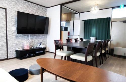 Hikone Haus | Villa Hikone Castle ヴィラ彦根キャッスル 彦根城9分 10人泊 キャッスルロード4分 ひこにゃん4分 駐車3台 ビワイチ