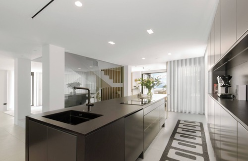 Urbanizacion Puerto de Estepona Villa | Villa in Estepona with Amazing Sea Views